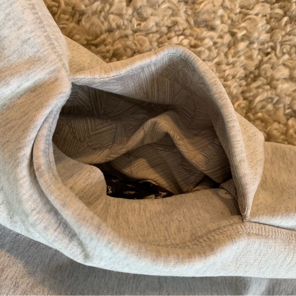 Lululemon Savasana Wrap Size 4 - Picture 9 of 16